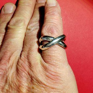 Vintage 925 Sterling Silver Ribbon / Bow Ring